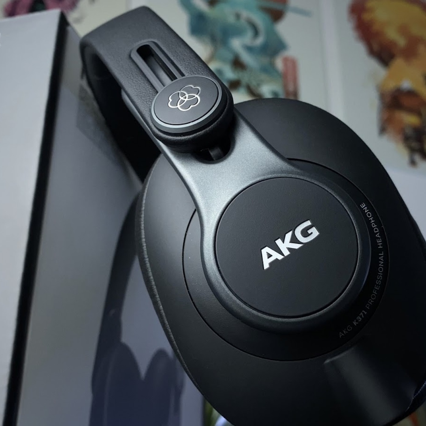AKG K371 Closed-back Benchmark Headphone Review