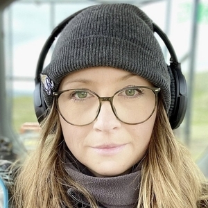 Angela Moser