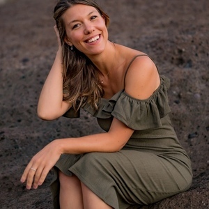 Lorina Christine 