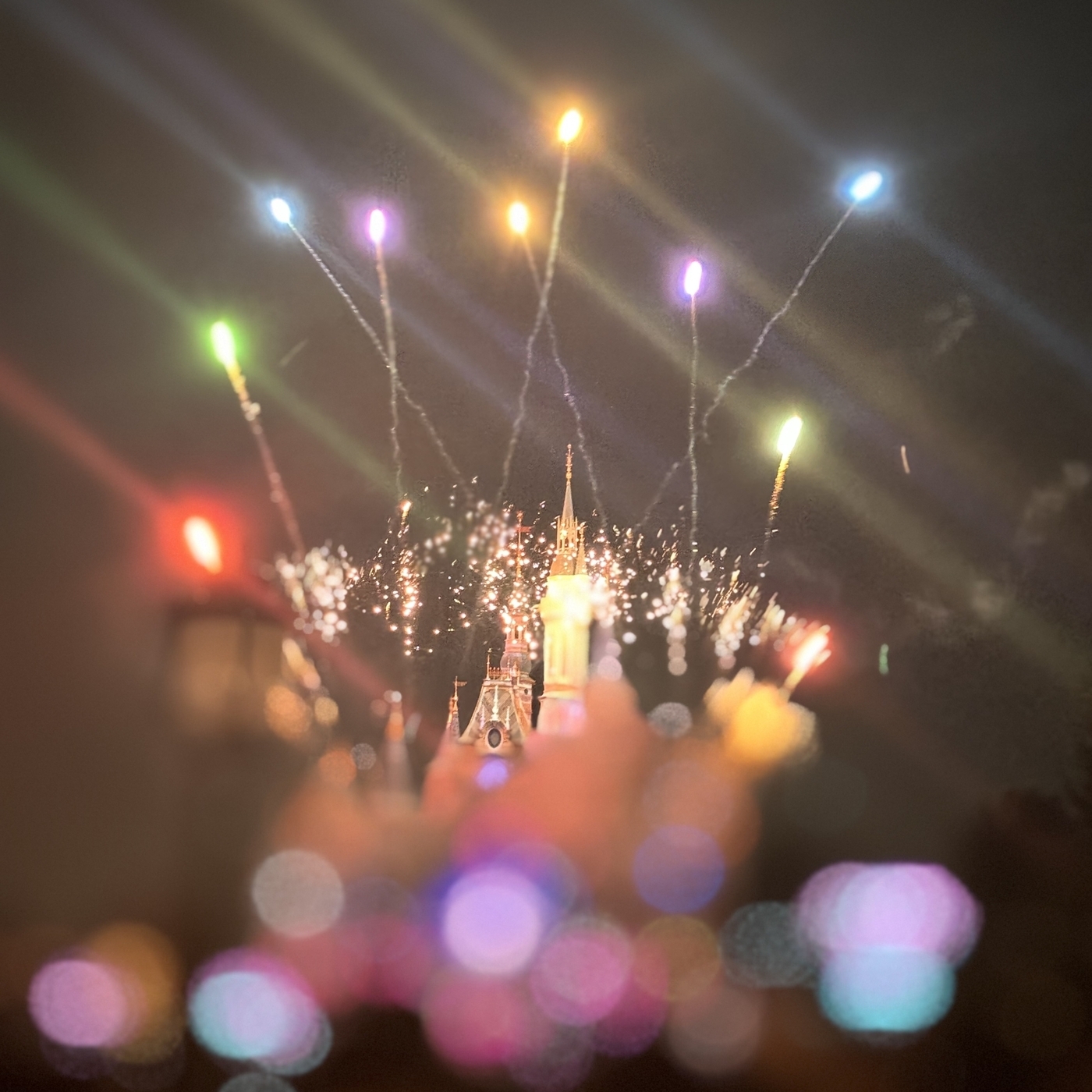 相信神奇，创造神奇，守护神奇：迪士尼乐园与它背后的故事