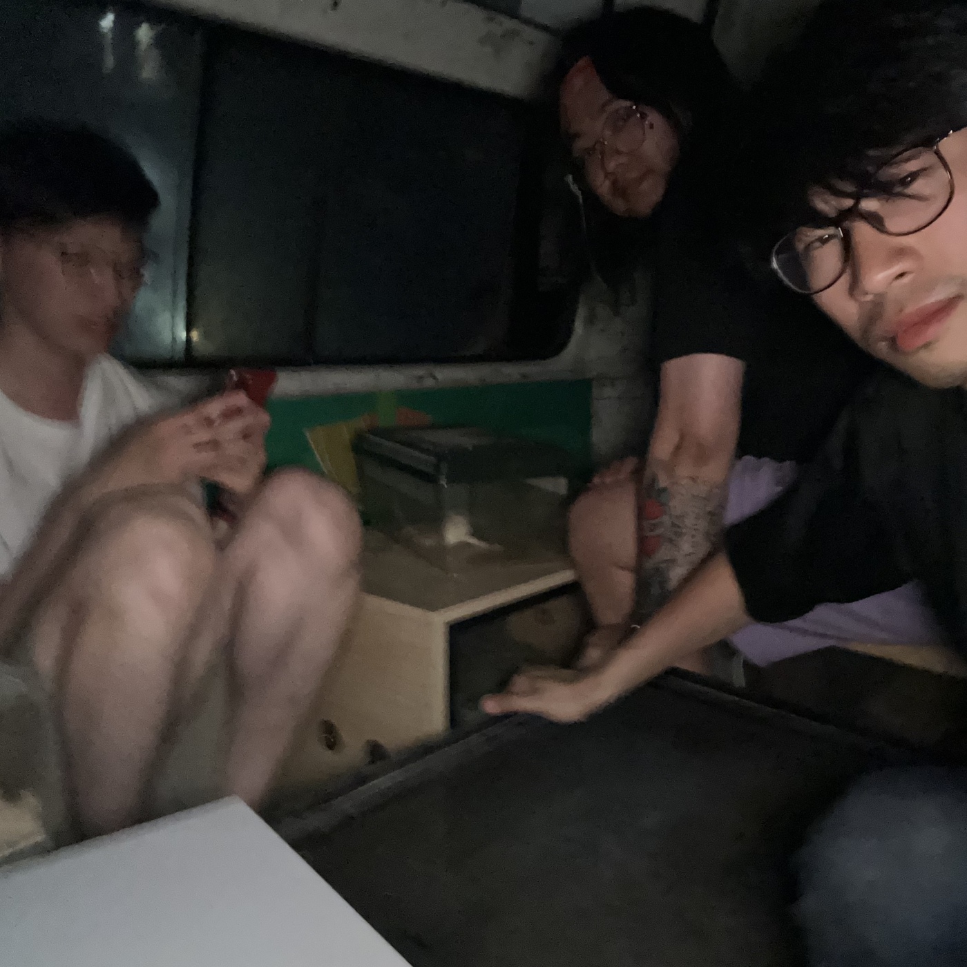 车里每个人都难受